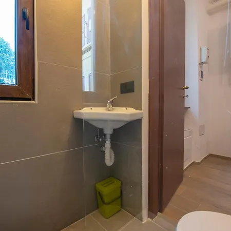 Cantikhouse - Free Wifi & Smartv Apartman
